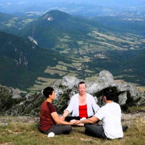 le triangle-de feu_solstice 2026 _ en haut du pic_s